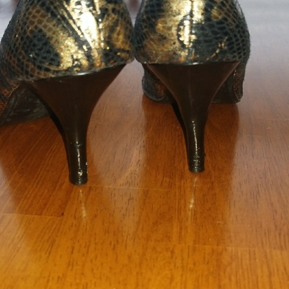 BKE some heels - Picture 3 of 3
